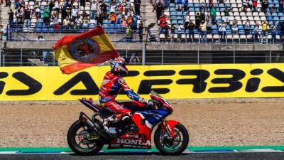 Álvaro Bautista sube al podio en Jerez tras una batalla apasionante