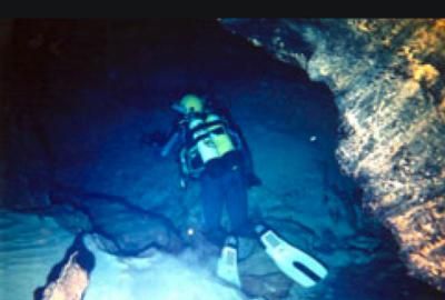 Fallece un hombre mientras practicaba espeleobuceo en una cueva de Poveda de la Sierra (Guadalajara)