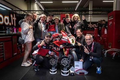 Álvaro Bautista logra el triplete en Assen arropado por talaveranos