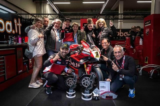 Álvaro Bautista logra el triplete en Assen arropado por talaveranos