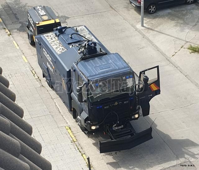 VIDEO | Así está trabajando el camión antidisturbios de la Policía en Talavera