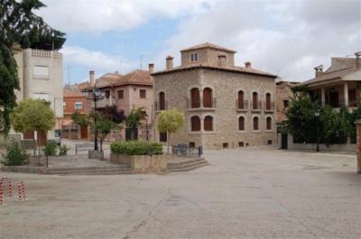 ¿El campanario de Aldeanueva de San Bartolomé dejará de sonar por las noches?