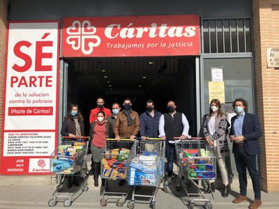 TALAVERA | NNGG entrega 1.200 kilos de alimentos a Cáritas