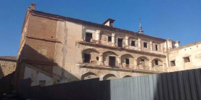 El convenio Diputación-Ayuntamiento permitirá la recuperación de Casa de los Canónigos y Alcazaba de Talavera