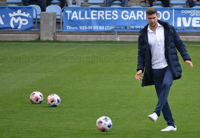 OFICIAL | Víctor Cea deja de ser entrenador del CF Talavera