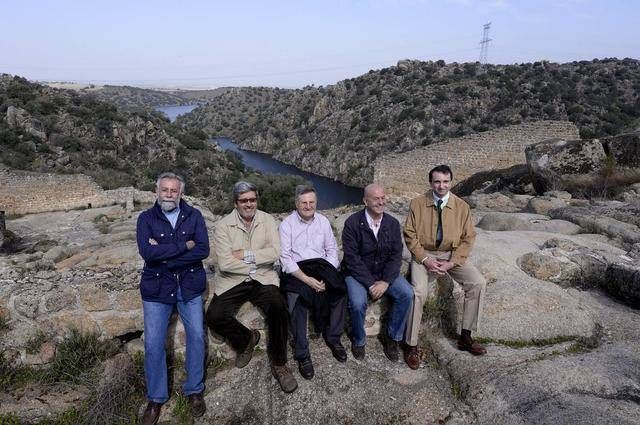 García-Tizón y Jaime Ramos en el yacimiento de Ciudad de Vascos