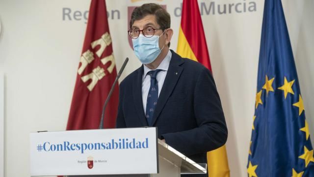  Manuel Villegas en una comparecencia pública sobre situación del coronavirus en la RegiónEUROPA PRESS