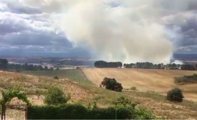 Asciende a nivel 1 el incendio de Chiloeches y la CM-2004 queda cortada al tráfico