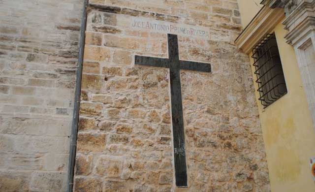 Cuenca no podrá elmininar los simbolos franquistas de la Catedral