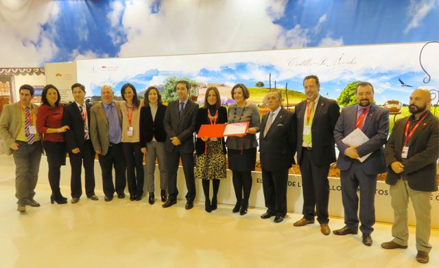 Castilla-La Mancha recibe el premio como mejor stand de FITUR