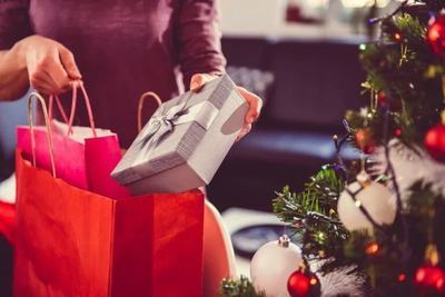 Haz un consumo responsable en estas compras navideñas: te damos las claves