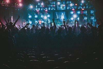 Descubre cómo obtener tu Bono Cultural Joven y disfrutar de libros, teatro, música...