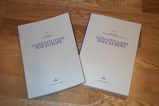 Se cumplen 20 años de la aprobación de la Constitución Europea