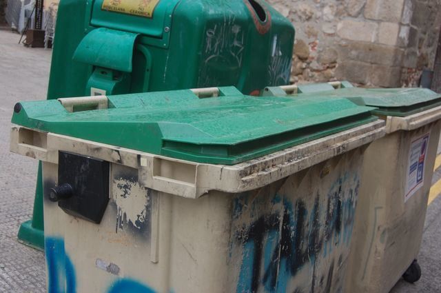 Contenedores en la calle Carnicerías