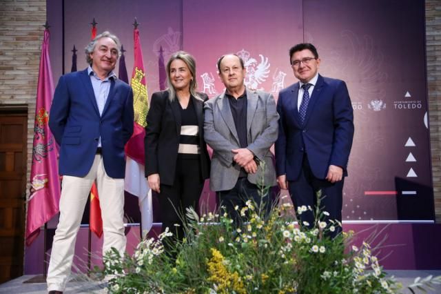 Toledo no pierde su luz a pesar de la lluvia, que da tregua a la procesión