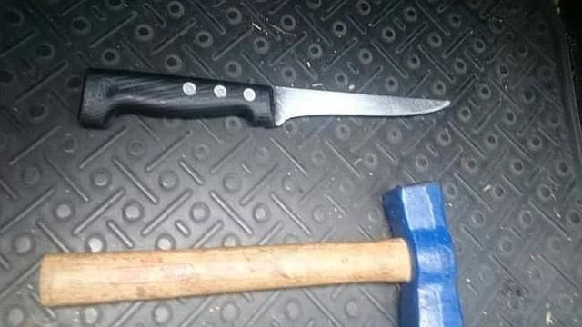 Cuchillo y martillo | Archivo | Imagen de recurso