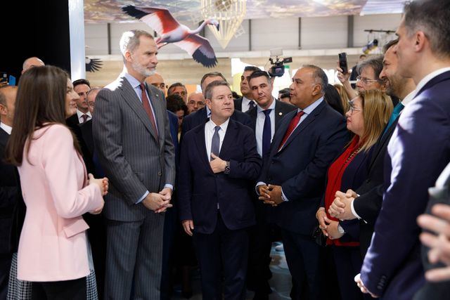 Los Reyes de España visitan el estand de Castilla-La Mancha en FITUR