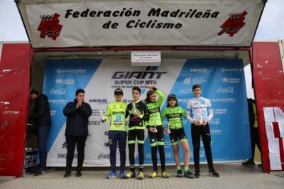 El talaverano Javier López, invencible, domina en la manga reina infantil