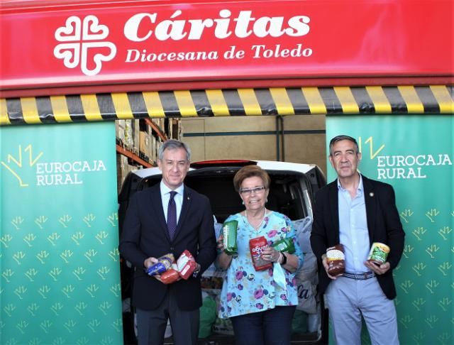 Eurocaja Rural entrega 2.500 kilos de alimentos a Cáritas