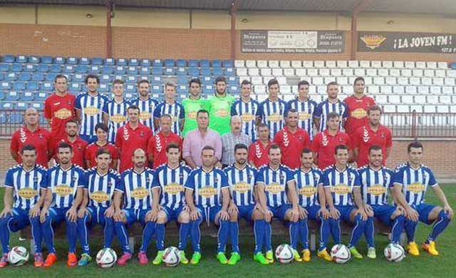 La plantilla del CF Talavera muestra su apoyo a Dorado tras su renuncia