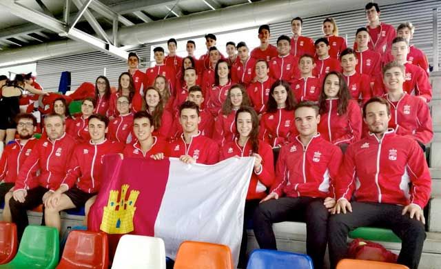 La selección de CLM brilla en el Campeonato de España de Natación