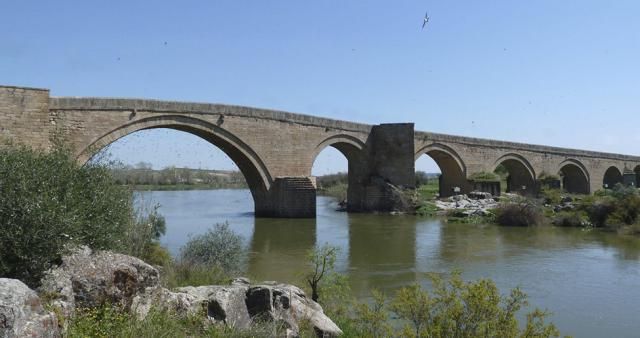 CLM renuncia a declarar BIC el puente del arzobispo Pedro Tenorio