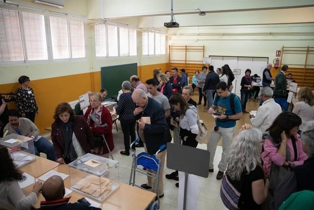 Más de 180.000 ciudadanos atenderán este domingo las mesas electorales y cobrarán 65 euros