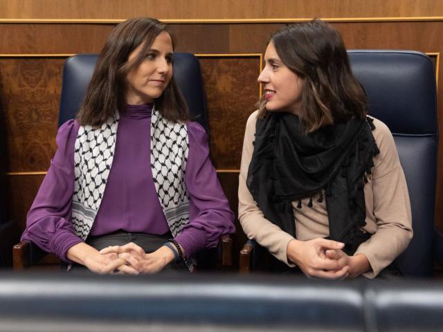 Ione Belarra e Irene Montero en el debate de investidura de Pedro Sánchez. (Europa Press/Eduardo Parra)