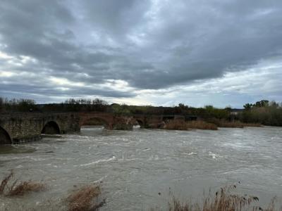 El río Tajo alcanza el umbral rojo a su paso por Talavera