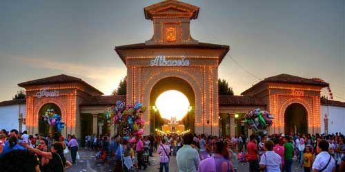 Herida una niña de 2 años tras volcarse un toldo en la Feria de Albacete