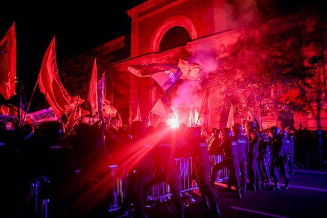 El PSOE ordena cerrar las sedes del partido ante la convocatoria de nuevas manifestaciones