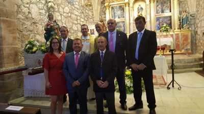 La procesión de la Virgen de los Remedios recibe dos invitados especiales