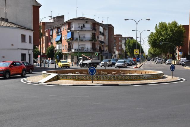 Aviso a los malos conductores de la provincia: así se toma una rotonda ¡No hacerlo puede salir caro!