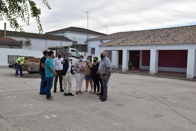 El colegio de Talavera la Nueva contará con una nueva pista deportiva