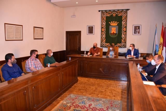 Reunión entre Ayuntamiento, JCCM, regantes y Plataformas para defender al Tajo