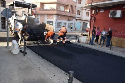 Así avanzan los trabajos de asfaltado en las calles y barrios de Talavera