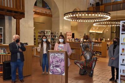 TALAVERA | La alcaldesa celebra el 18 Aniversario de la Biblioteca ‘José Hierro’ durante la conmemoración del Día del Libro