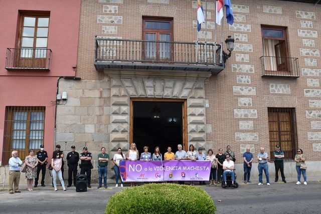 Minuto de silencio en contra de la violencia machista