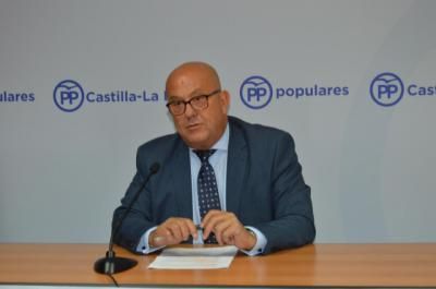 El secretario general del PP de Toledo muestra su apoyo a Santamaría