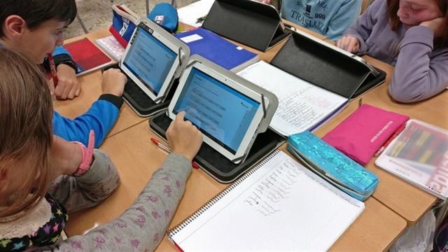 Cerca de 4.000 alumnos de 80 centros de CLM aprenderán con tabletas el próximo curso