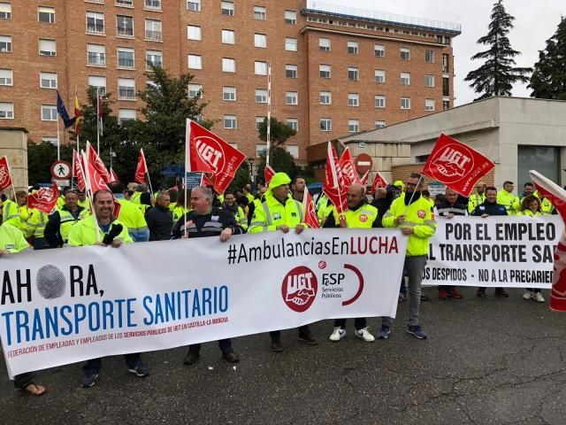 Los trabajadores del transporte sanitario anuncian huelga