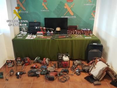 Catorce detenidos y dos investigados por 60 robos en iglesias y ayuntamientos de distintas provincias