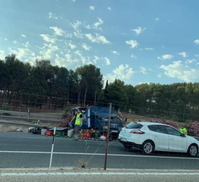 El camionero accidentado en la A-42 ha sido atendido por una ambulancia