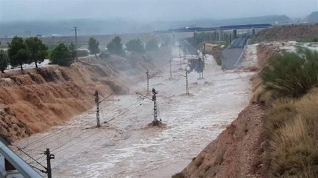 Abierta al tráfico la línea férrea Albacete-Alicante