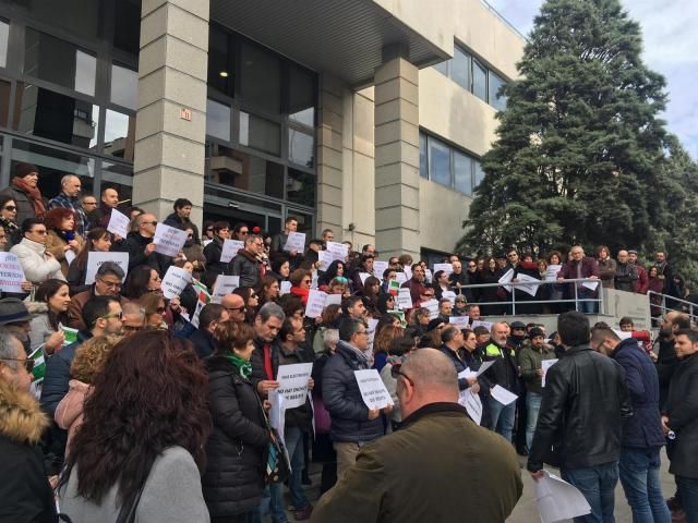 Cientos de empleados de la Junta salen a la calle en CLM contra "las prebendas para los altos cargos"