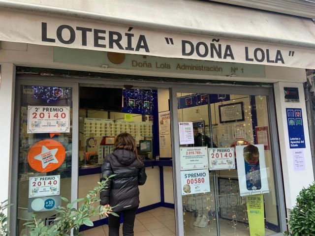 'Doña Lola' en Toledo vuelve a repartir un gran premio con el 750: 'Siempre damos premios con números feos'