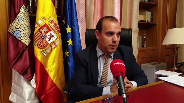 El presidente de las Cortes, Pablo Bellido, en entrevista con Europa Press