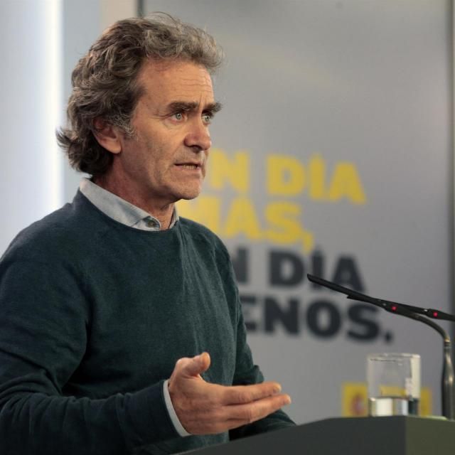 El director del Centro de Alertas y Emergencias Sanitarias, Fernando Simón, comparece en rueda de prensa este viernes, - Moncloa