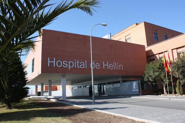 SUCESOS | Fallece una paciente durante el desalojo del hospital de Hellín