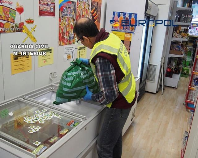 La Guardia Civil detiene e investiga a 59 personas por fraude alimentario. - GUARDIA CIVIL. Europa Press